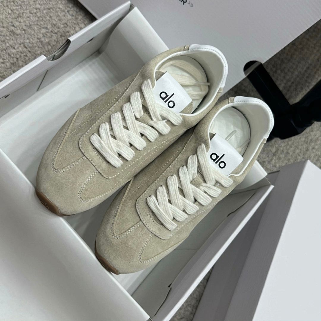 ALX05 $62 alo yoga