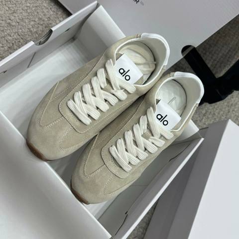 ALX05 $62 alo yoga