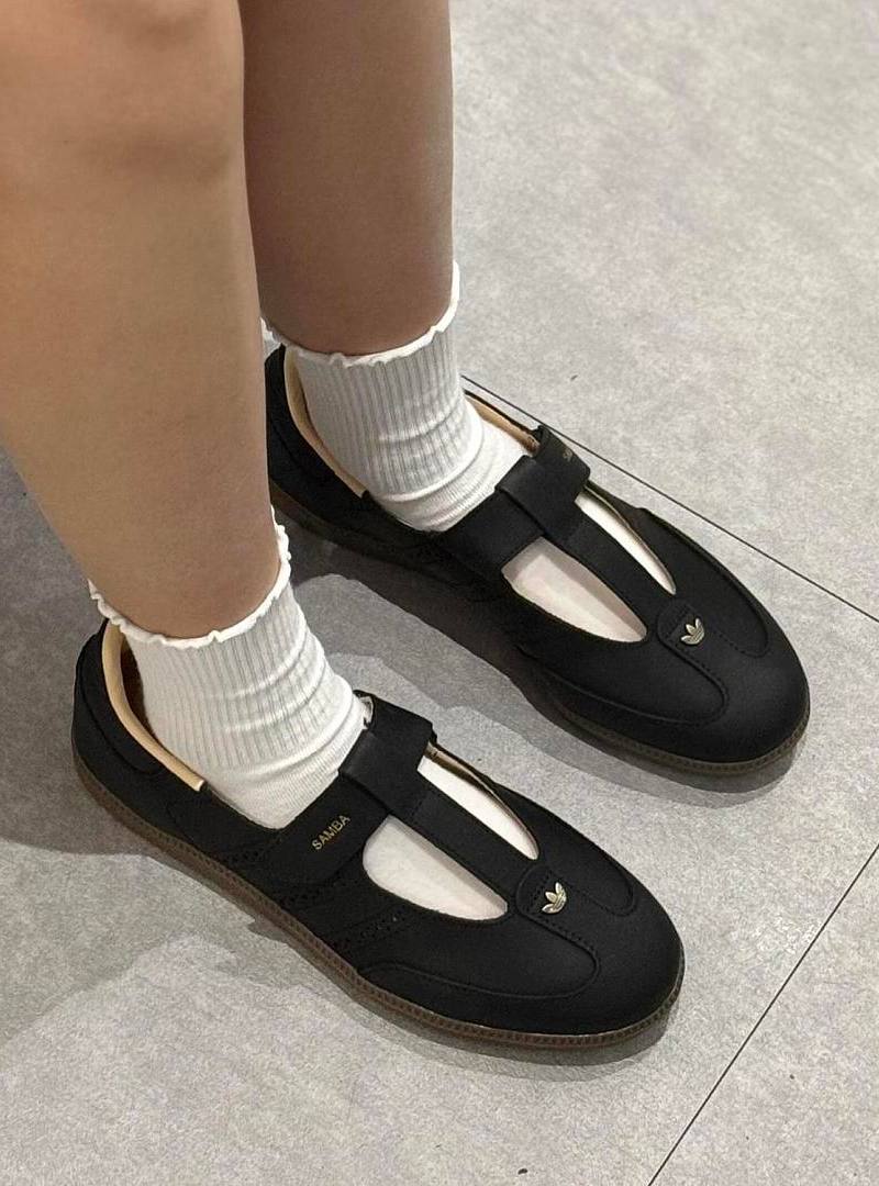 נעלי בובה adidad 58$