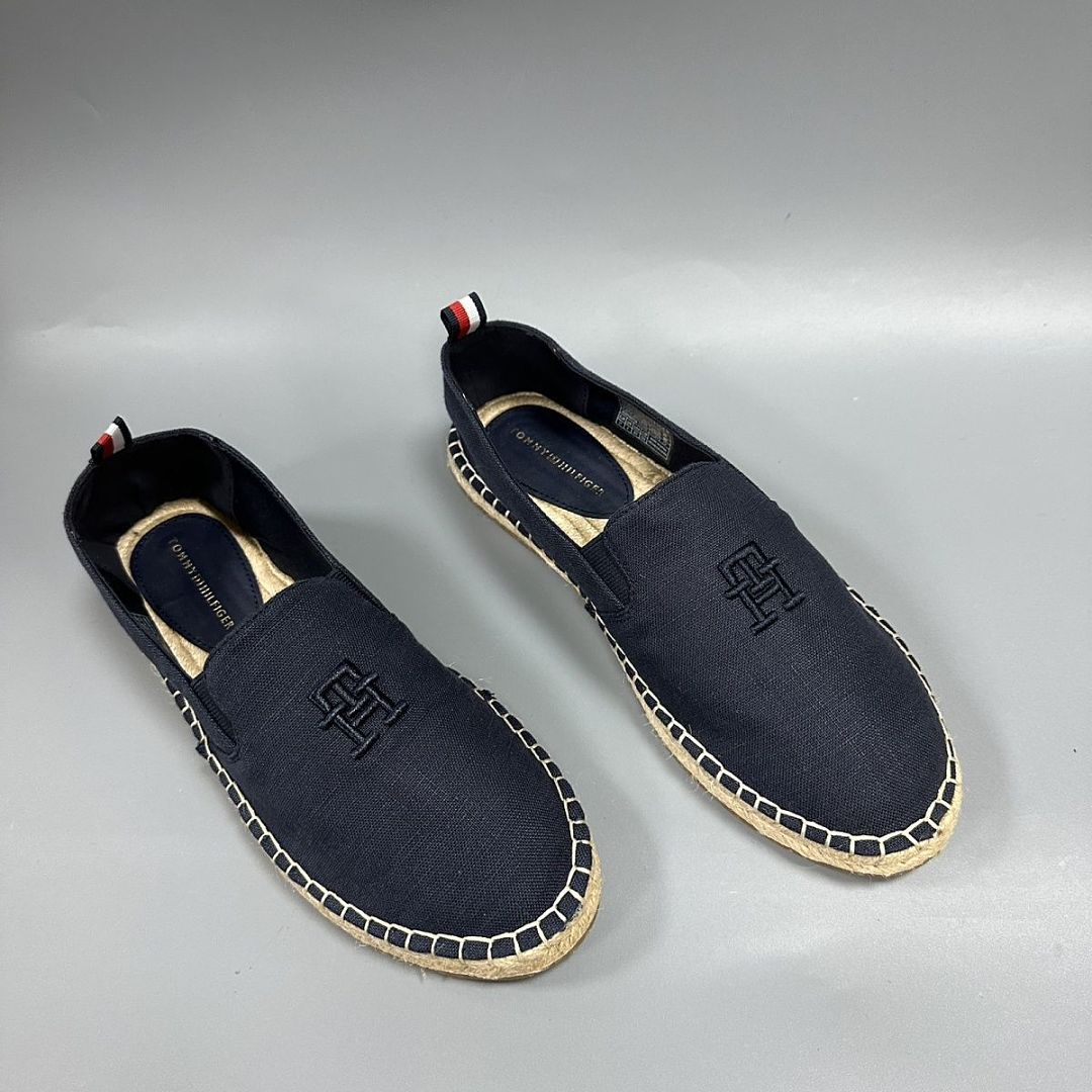 TMXZ003 $50 Tommy Hilfiger